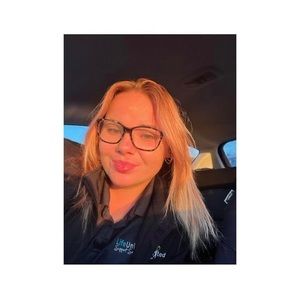 Meet your Posher, Nikki-lee